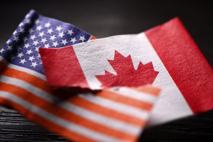 Les États-Unis imposent des droits de douane de 50 % sur les importations canadiennes après l'échec des négociations