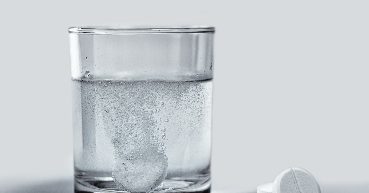 Les médicaments effervescents se dissolvent-ils plus rapidement que les comprimés classiques ?