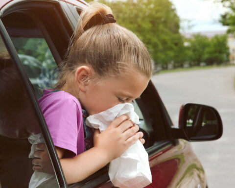 Les raisons pour lesquelles les enfants souffrent plus souvent de mal des transports en voiture