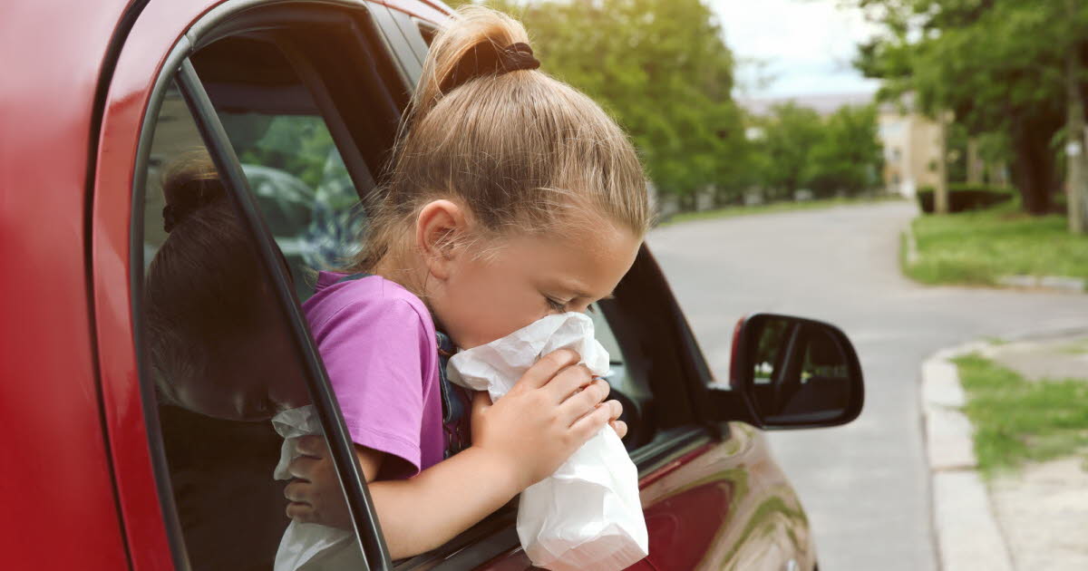Les raisons pour lesquelles les enfants souffrent plus souvent de mal des transports en voiture