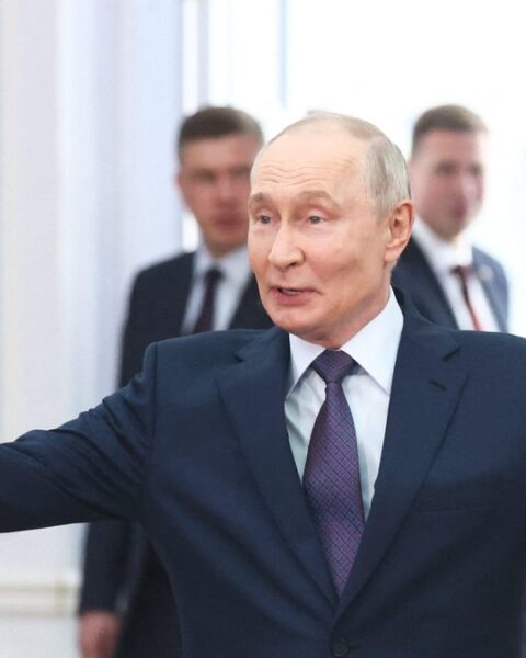 Les services de sécurité renforcent leur emprise sur le pouvoir en Russie, Poutine face à des menaces croissantes