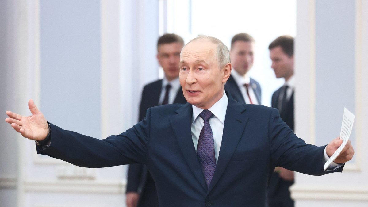 Les services de sécurité renforcent leur emprise sur le pouvoir en Russie, Poutine face à des menaces croissantes