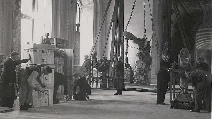 L’évacuation secrète des œuvres d’art du Louvre à l’approche de la Seconde Guerre mondiale