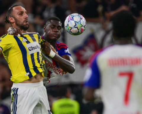 Ligue des champions : Lyon éliminé de la course à la C1 après sa défaite à domicile contre Fenerbahçe.