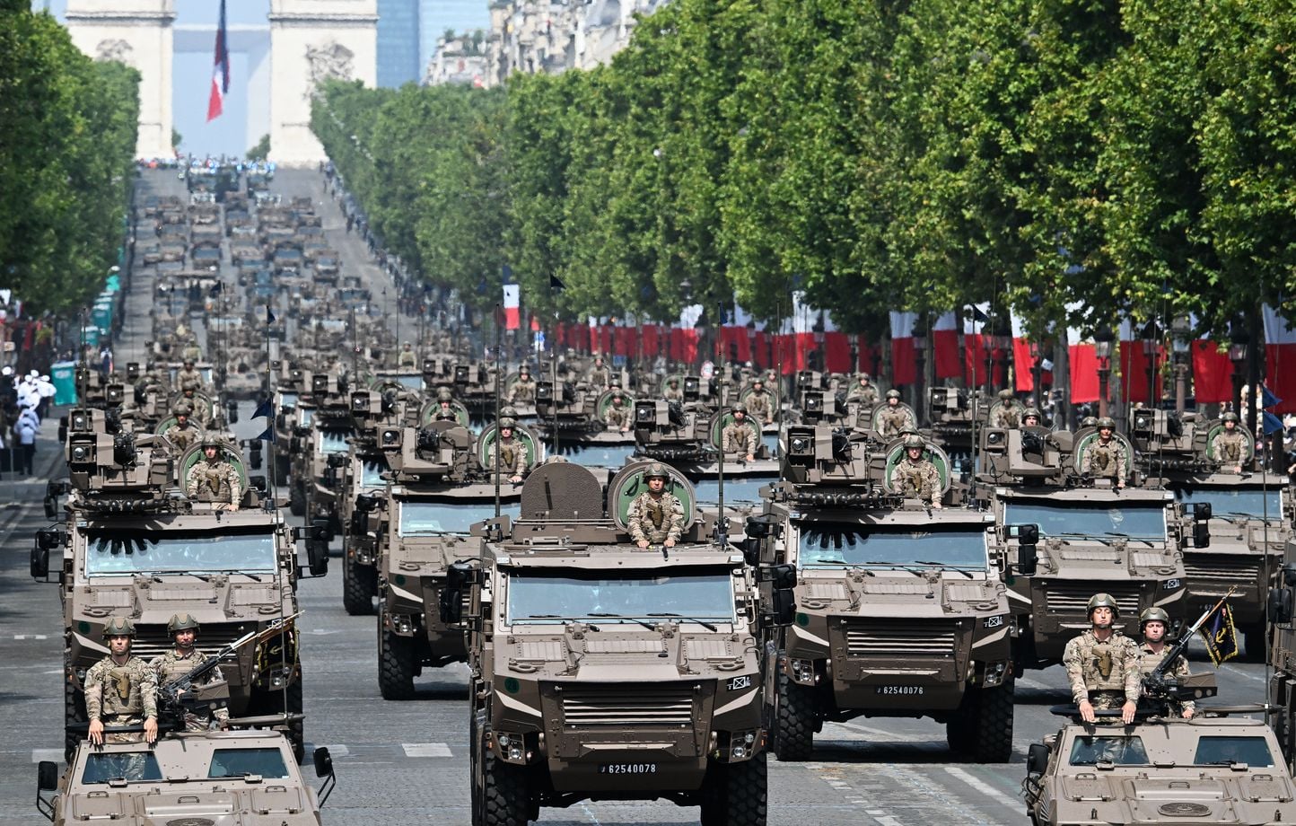 Loi de programmation militaire : le Conseil constitutionnel valide un budget de 436 milliards d’euros et un nouvel état d'alerte