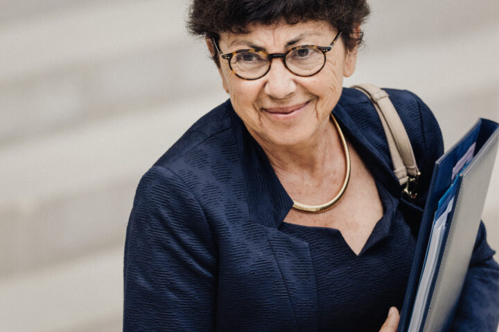 Monique Barbut propose de financer l’adaptation au changement climatique avec l’épargne des Français