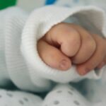 Mortalité infantile en France : un rapport révèle une situation alarmante et des retards gouvernementaux