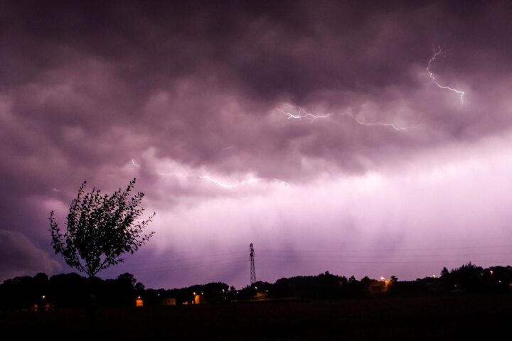 Neuf départements du Sud-Ouest placés en vigilance orange pour orages violents