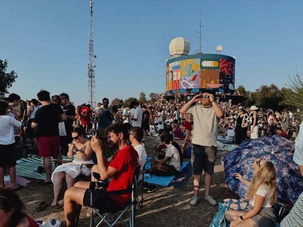 Observation de l'éclipse solaire du 12 août depuis Pech-David à Toulouse : un événement mémorable pour les habitants