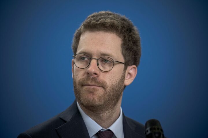 Piratage des données fiscales : le ministre s'excuse, des élèves et enseignants également concernés