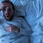 Pourquoi a-t-on parfois l'impression de tomber en dormant ?
