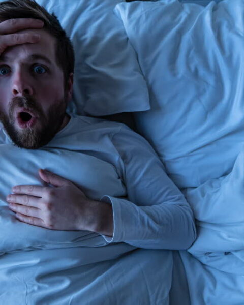 Pourquoi a-t-on parfois l'impression de tomber en dormant ?