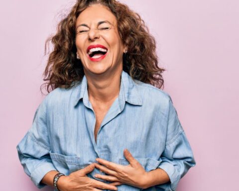 Pourquoi certaines personnes rient-elles dans des situations inappropriées ?