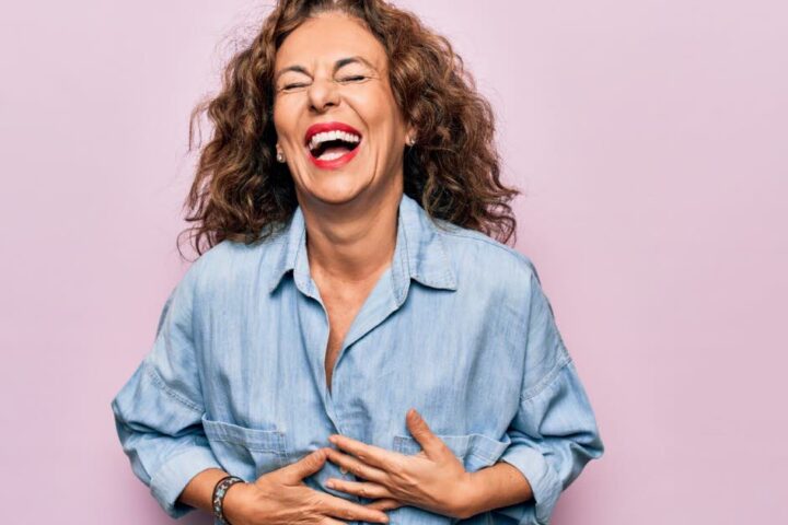 Pourquoi certaines personnes rient-elles dans des situations inappropriées ?