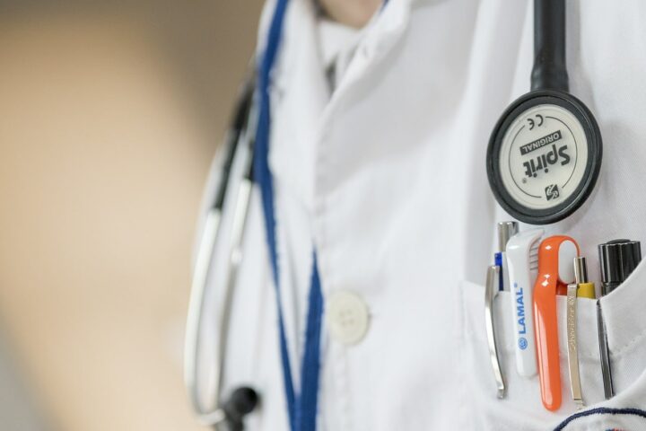 Pourquoi cette arnaque de Doctolib rencontre-t-elle un tel succès ?