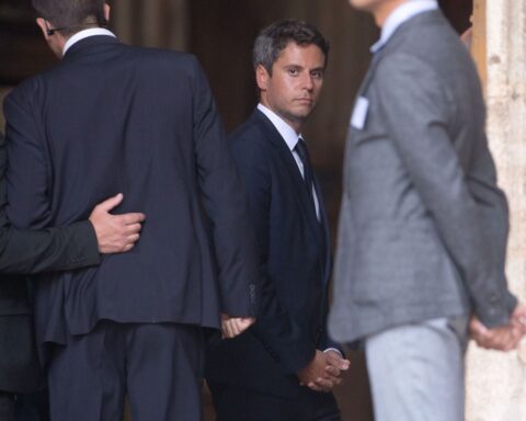 Présidentielle 2027 : Gabriel Attal constate l'absence de favori dans le bloc central