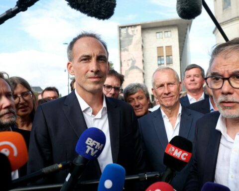 Présidentielle 2027 : Glucksmann face au défi de la primaire socialiste à Blois