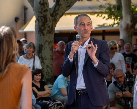 Raphaël Glucksmann propose une augmentation de 10% des salaires des enseignants en France