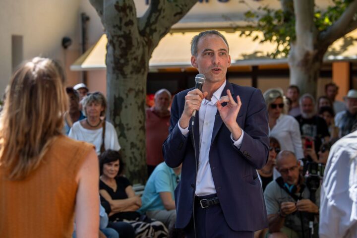 Raphaël Glucksmann propose une augmentation de 10% des salaires des enseignants en France