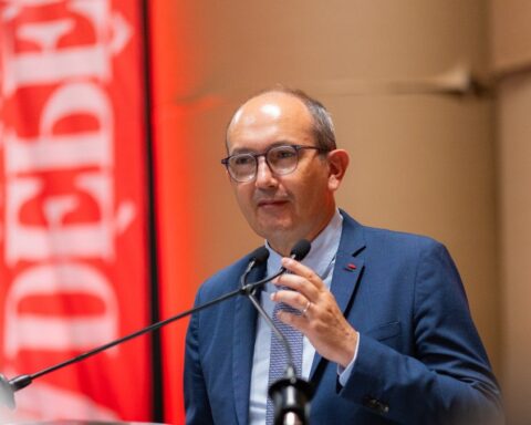 Rentrée 2026 : le recteur de Toulouse assure que l'interdiction du téléphone sera respectée