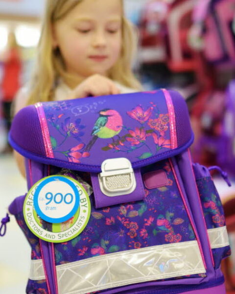 Rentrée scolaire : quel sac choisir pour préserver la santé du dos de votre enfant ?