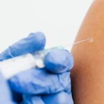 Résultats prometteurs du vaccin anti-mélanome développé par Merck et Moderna en phase 3