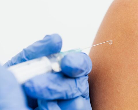 Résultats prometteurs du vaccin anti-mélanome développé par Merck et Moderna en phase 3