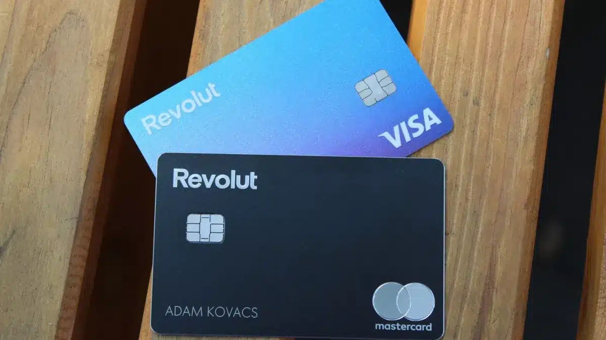 Revolut réduit ses tarifs : l'abonnement Premium est désormais à moitié prix pour vos proches, une information méconnue.