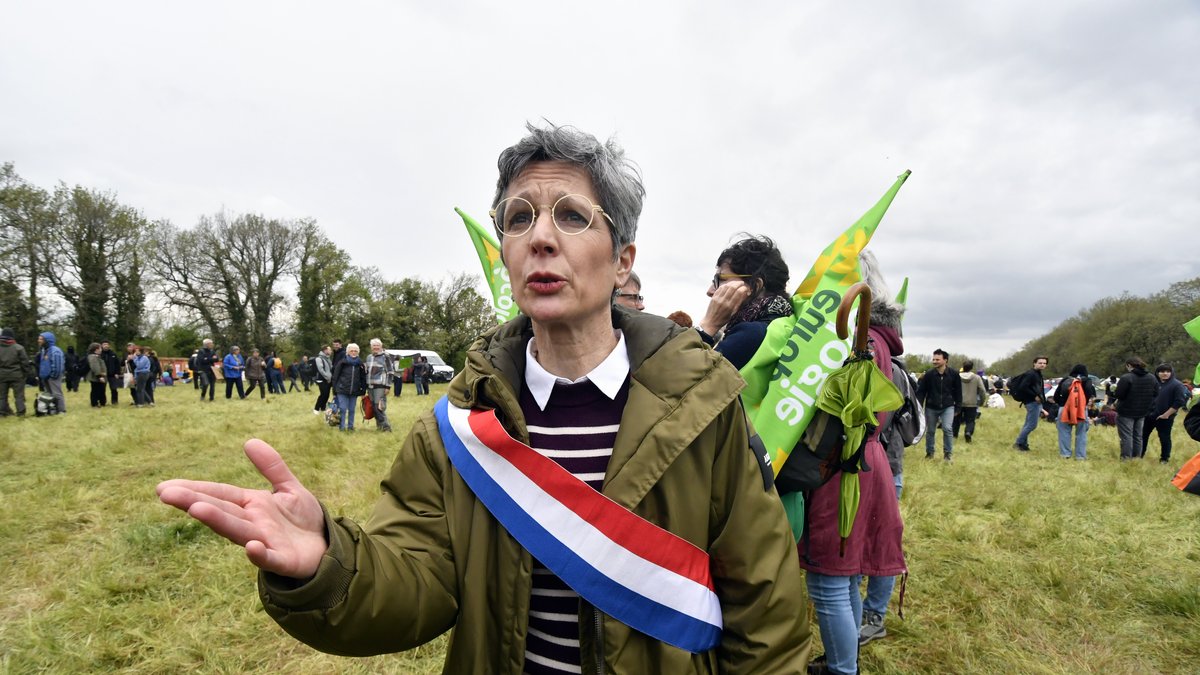 Sandrine Rousseau appelle à l'affrontement physique, provoquant la colère des chasseurs en France