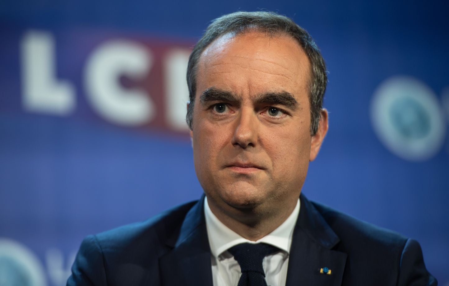 Sébastien Lecornu face à une motion de censure des écologistes après des déclarations sur la canicule