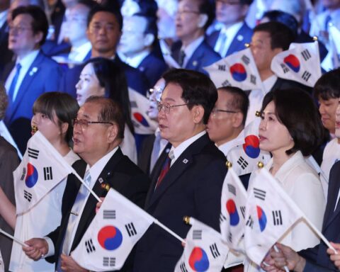 Séoul propose des négociations directes à Pyongyang pour instaurer une paix durable et stopper les activités nucléaires