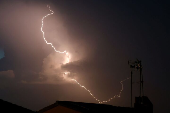 Sept départements de l'est maintenus en vigilance orange face aux orages ce vendredi matin