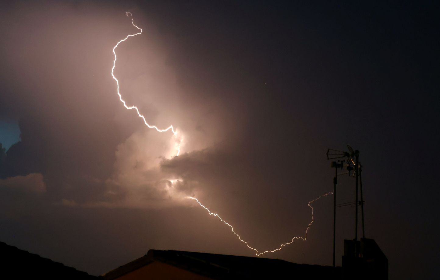 Sept départements de l'est maintenus en vigilance orange face aux orages ce vendredi matin