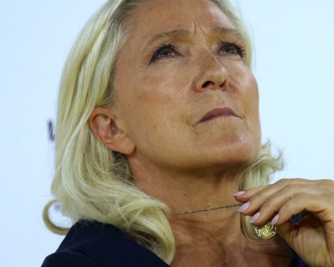 Sondage Elabe : Marine Le Pen en tête pour le premier tour de la présidentielle 2027, Glucksmann progresse légèrement