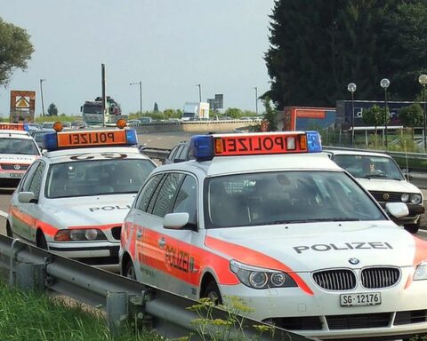 Tirs lors d'une rave-party à Aarau en Suisse : plusieurs victimes signalées par la police