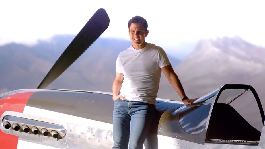 Tom Cruise possède quatre avions, dont un jet de luxe à 35 millions de dollars avec cinéma et jacuzzi