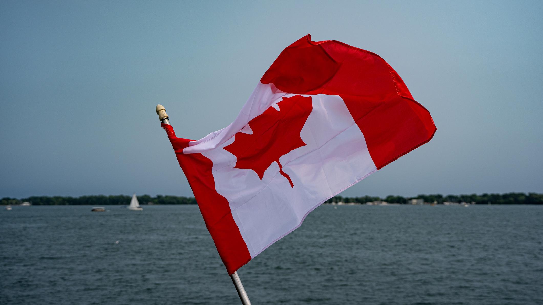 Trump propose de renommer le lac Ontario alors que les tensions avec le Canada s'intensifient
