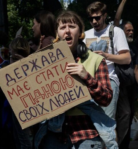 Ukraine : l'ex-ministre Mykhaïlo Fedorov appelle à des élections en pleine loi martiale
