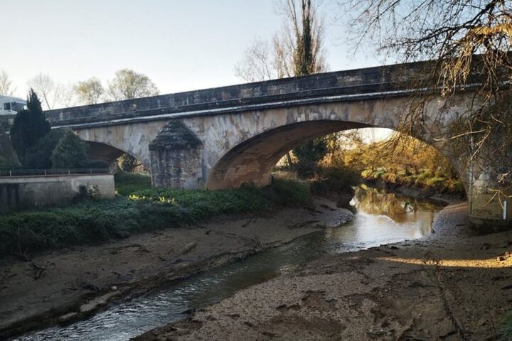 Un adolescent de 13 ans se fracture la cheville en sautant d'une passerelle à Gimont