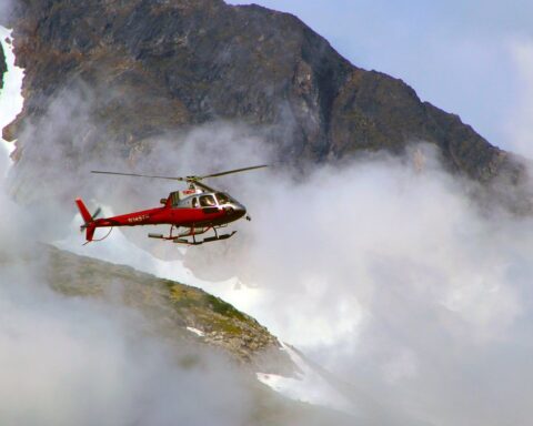Un alpiniste de 69 ans coincé sous un rocher après une chute en Autriche