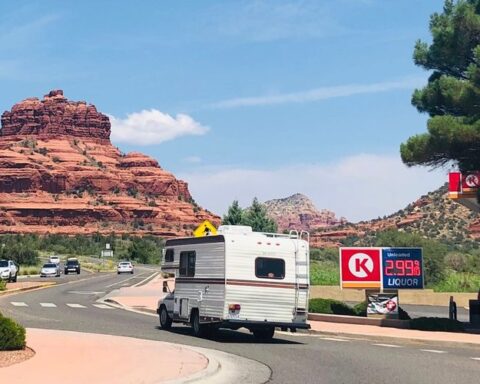 Un couple américain en état d'ivresse interpellé avec ses jeunes enfants sous 42 °C en Arizona