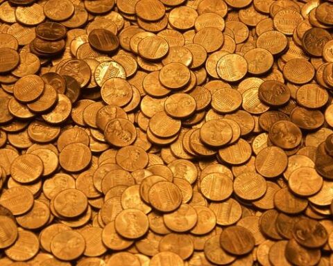 Un couple découvre un trésor de pièces anciennes lors de travaux de rénovation en Angleterre
