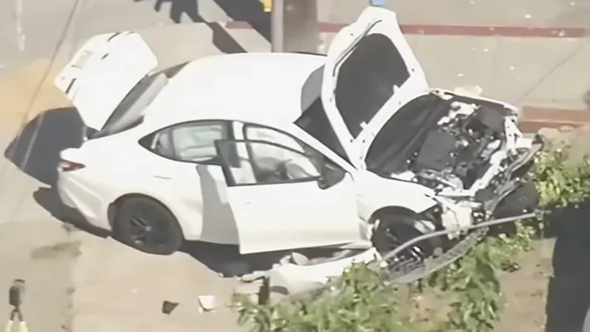Un enfant de 7 ans conduit une voiture et blesse gravement une femme à Oakland