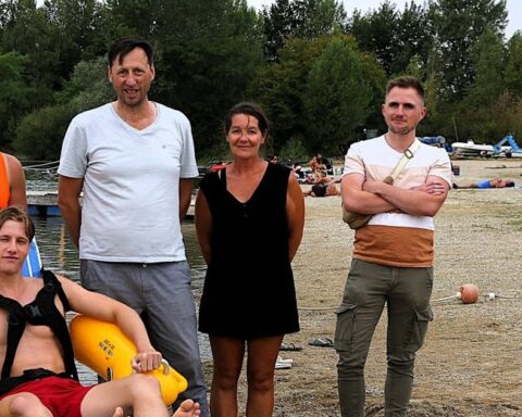 Un fauteuil de baignade pour améliorer l'accessibilité à la base de loisirs Jura Splash