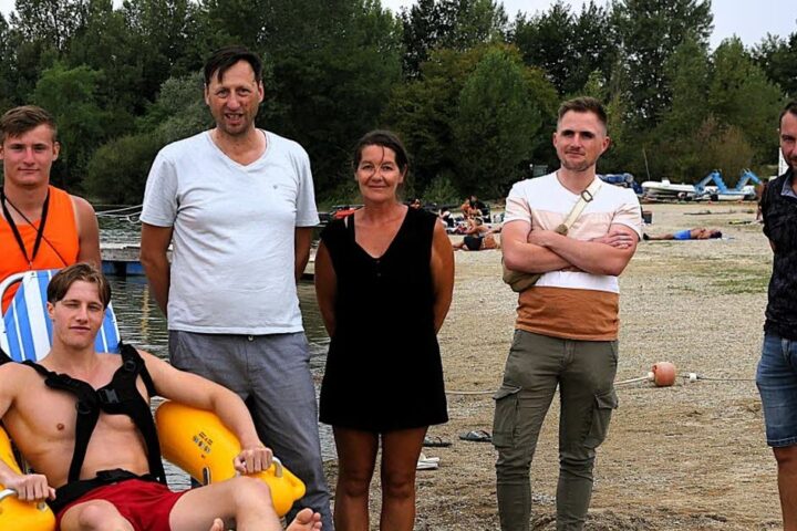 Un fauteuil de baignade pour améliorer l'accessibilité à la base de loisirs Jura Splash