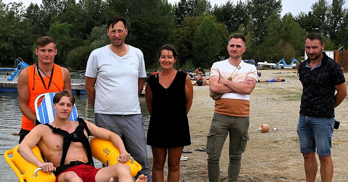 Un fauteuil de baignade pour améliorer l'accessibilité à la base de loisirs Jura Splash