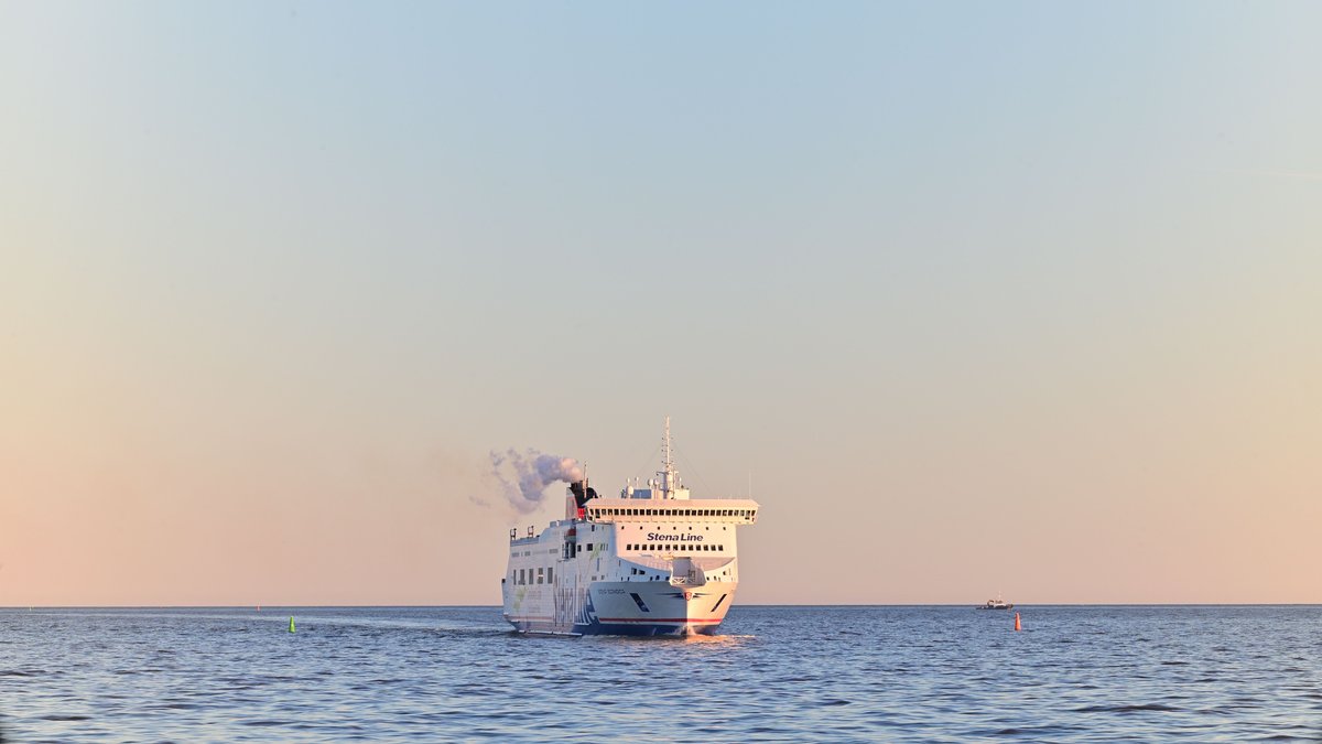 Un ferry en Indonésie prend feu, bilan de cinq morts et 41 disparus, les recherches se poursuivent