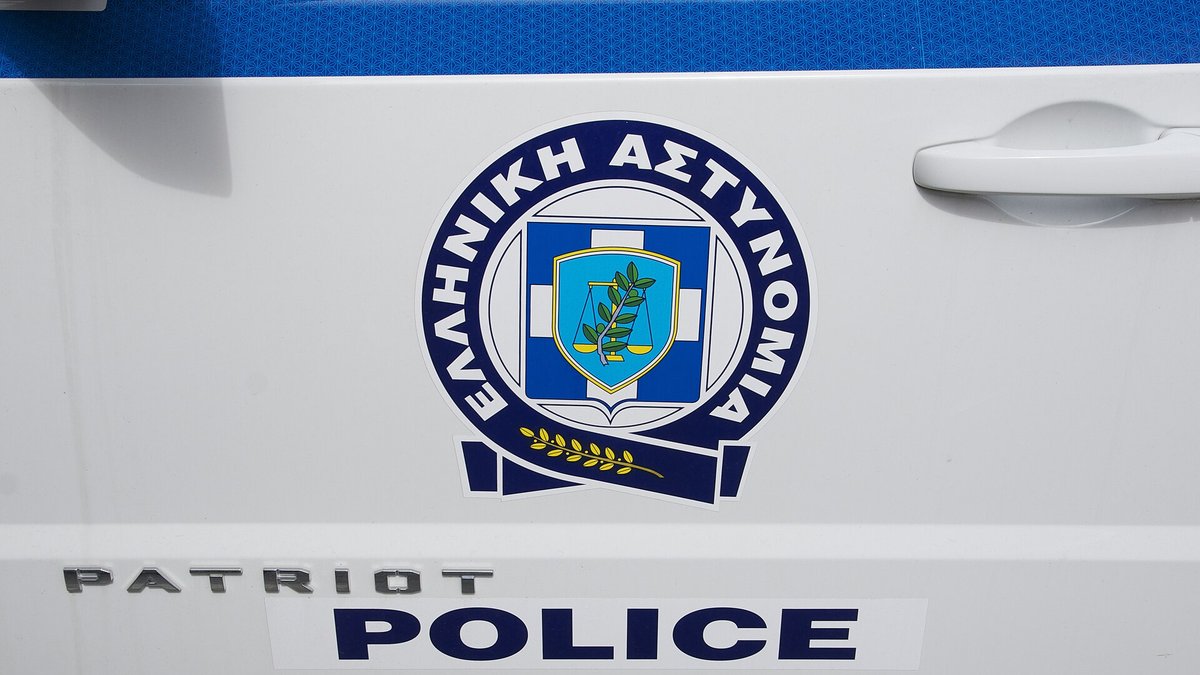 Un Grec de 55 ans arrêté pour avoir caché le corps de son père dans un congélateur pendant deux ans et demi