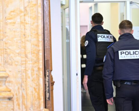 Un homme s'enfuit du tribunal de Lyon après avoir été condamné pour avoir percuté des policiers