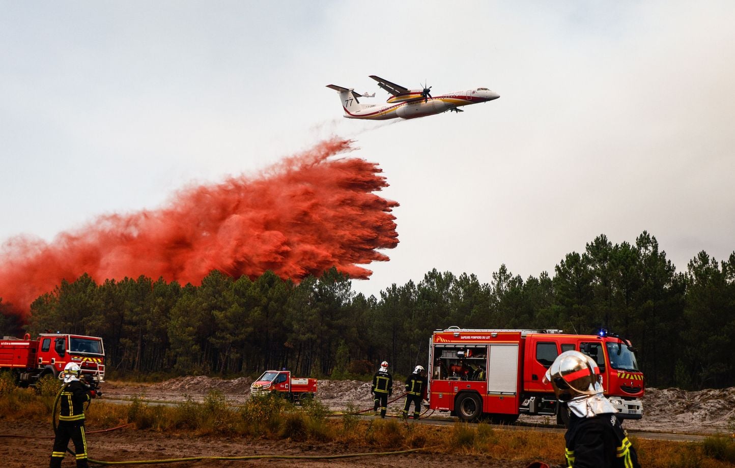 Un incendie ravage 400 hectares de forêt dans les Landes, entraînant l'évacuation de 400 personnes